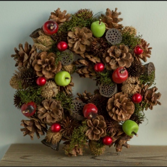 SALE! Bundle of 6 Pinecones - Picture 3 of 4